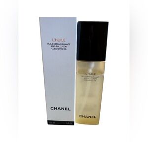 Chanel L’HUILE
Anti-Pollution Cleansing Oil